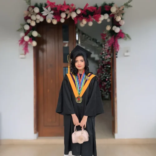 Tasia Wisuda Add (2)